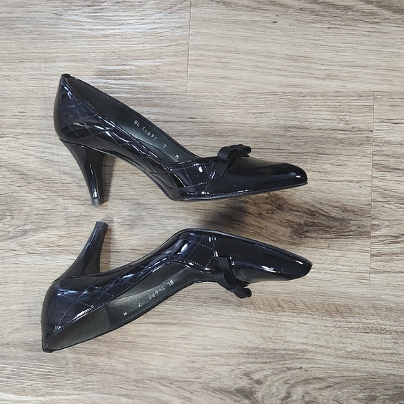 STUART WEITZMAN black patent heels - Picture 7 of 14
